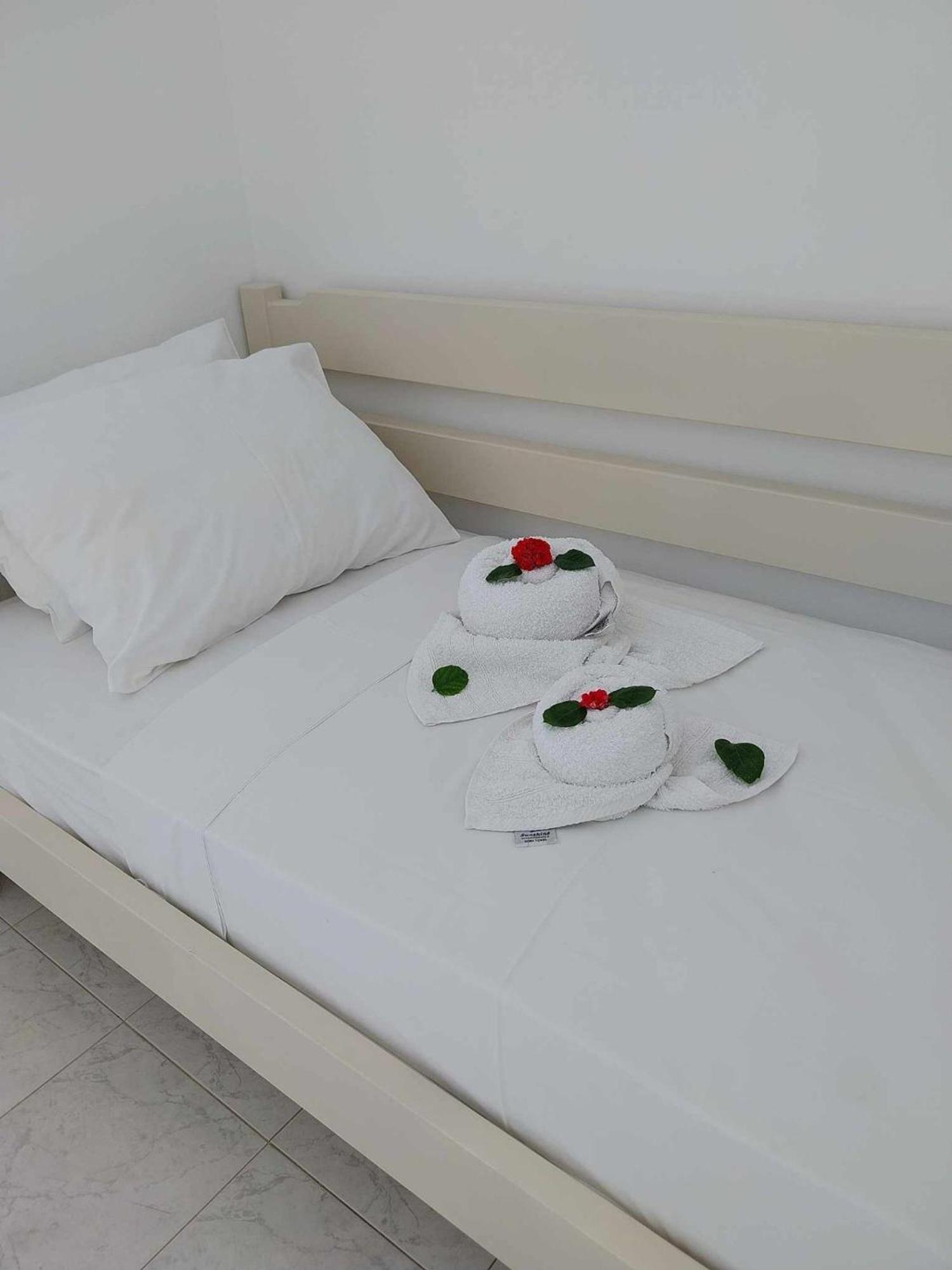 Litinas Apartments With Pool Agia Marina Exterior foto