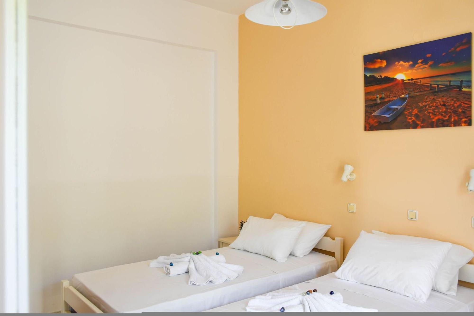 Litinas Apartments With Pool Agia Marina Exterior foto