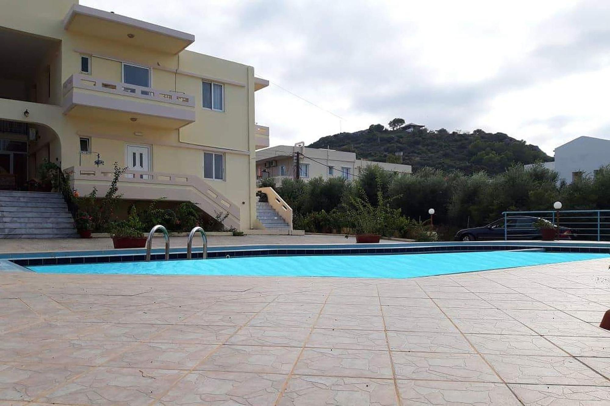 Litinas Apartments With Pool Agia Marina Exterior foto